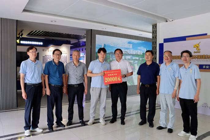 蔣培進(jìn)到銅冠建安慰問(wèn)一線員工 